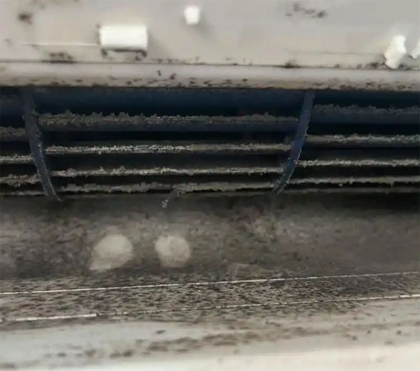 禅城空调吹的风有股烧焦味是怎么回事